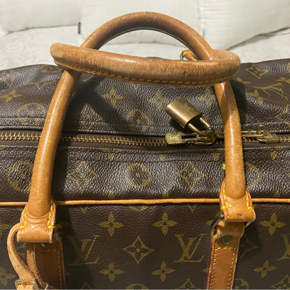 Authentic vintage Louis vitton monogram Sirius 55 travel bag
